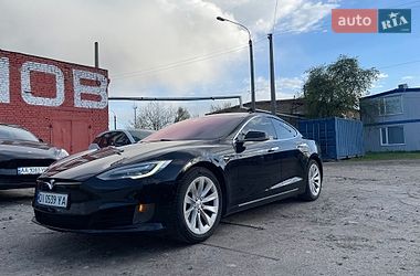 Ліфтбек Tesla Model S 2017 в Києві