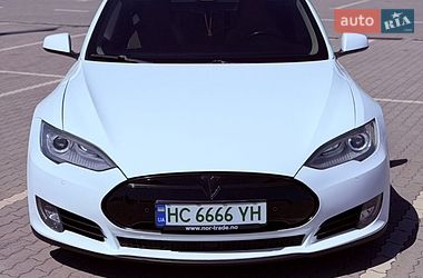 Лифтбек Tesla Model S 2015 в Львове