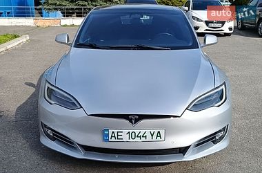 Ліфтбек Tesla Model S 2018 в Дніпрі