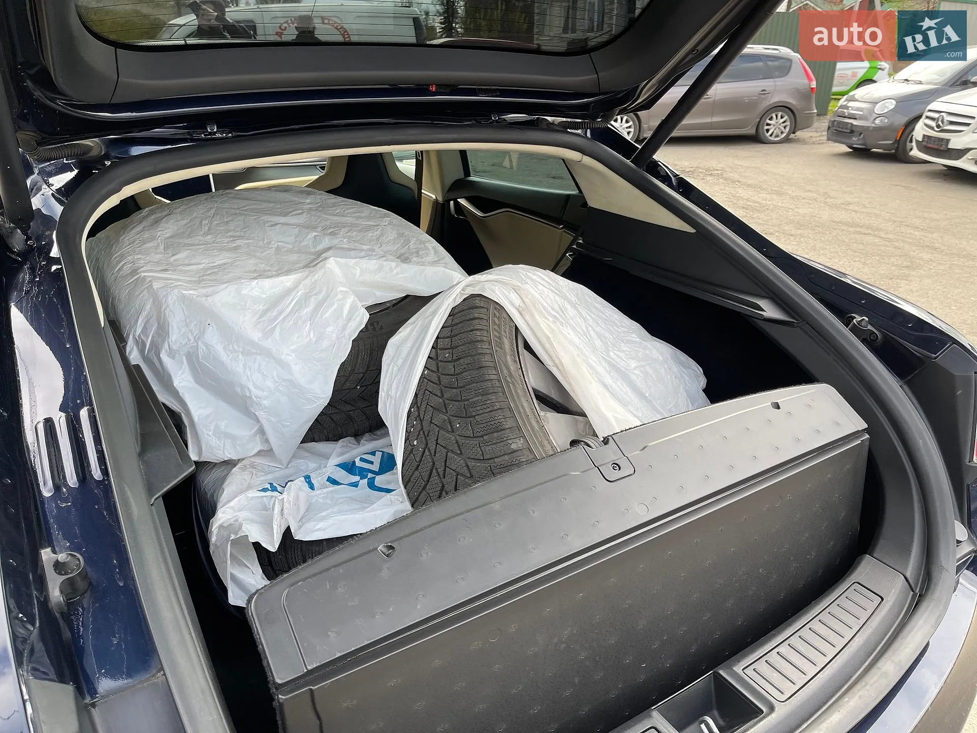 2014 Tesla Model S - мініатюра 27