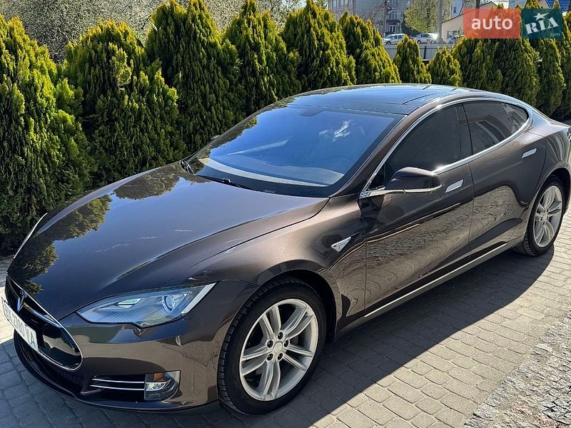 Ліфтбек Tesla Model S 2013 в Дунаївцях