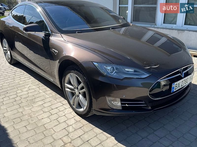 Ліфтбек Tesla Model S 2013 в Дунаївцях