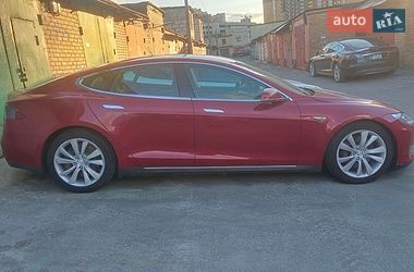 Ліфтбек Tesla Model S 2015 в Києві
