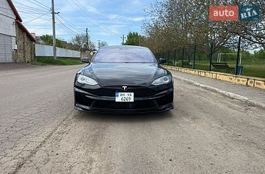 Ліфтбек Tesla Model S 2016 в Одесі