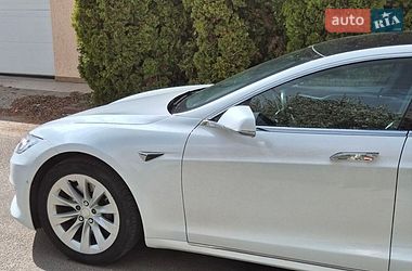 Лифтбек Tesla Model S 2017 в Хмельницком