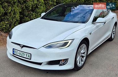 Ліфтбек Tesla Model S 2017 в Хмельницькому