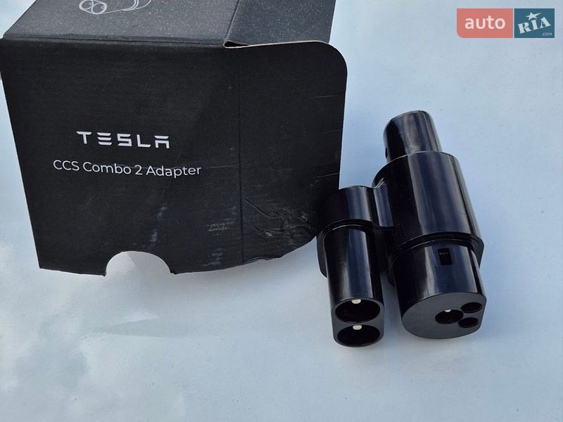 Лифтбек Tesla Model S 2017 в Хмельницком