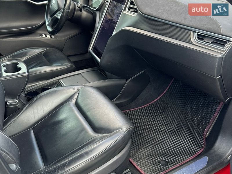 Ліфтбек Tesla Model S 2015 в Житомирі