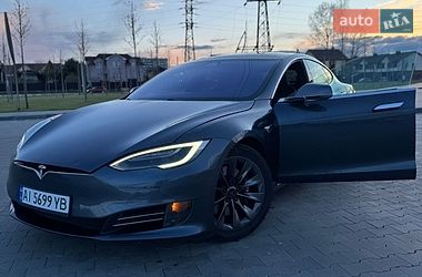 Лифтбек Tesla Model S 2016 в Буче