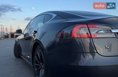 Лифтбек Tesla Model S 2016 в Буче