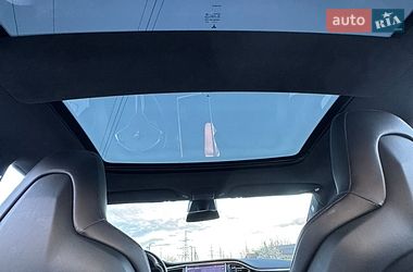 Лифтбек Tesla Model S 2016 в Буче