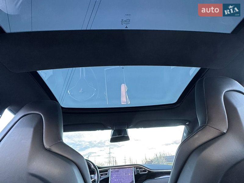Лифтбек Tesla Model S 2016 в Буче