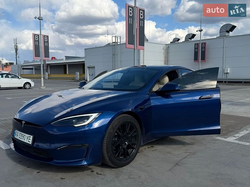Лифтбек Tesla Model S 2022 в Киеве