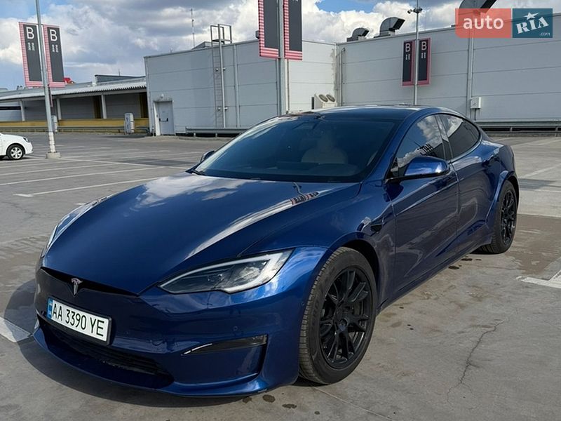 Лифтбек Tesla Model S 2022 в Киеве