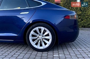 Лифтбек Tesla Model S 2017 в Львове