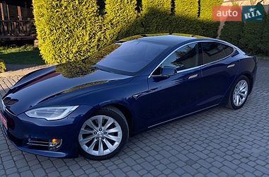 Лифтбек Tesla Model S 2017 в Львове