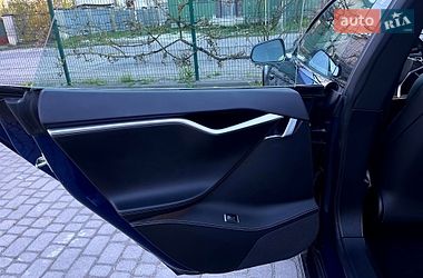 Лифтбек Tesla Model S 2017 в Львове