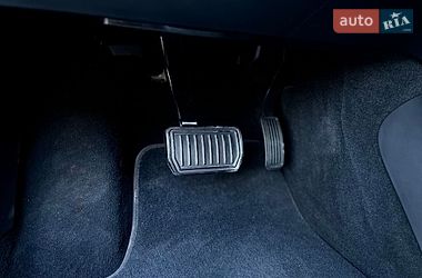 Лифтбек Tesla Model S 2017 в Львове