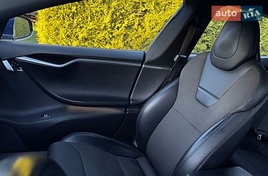 Лифтбек Tesla Model S 2017 в Львове