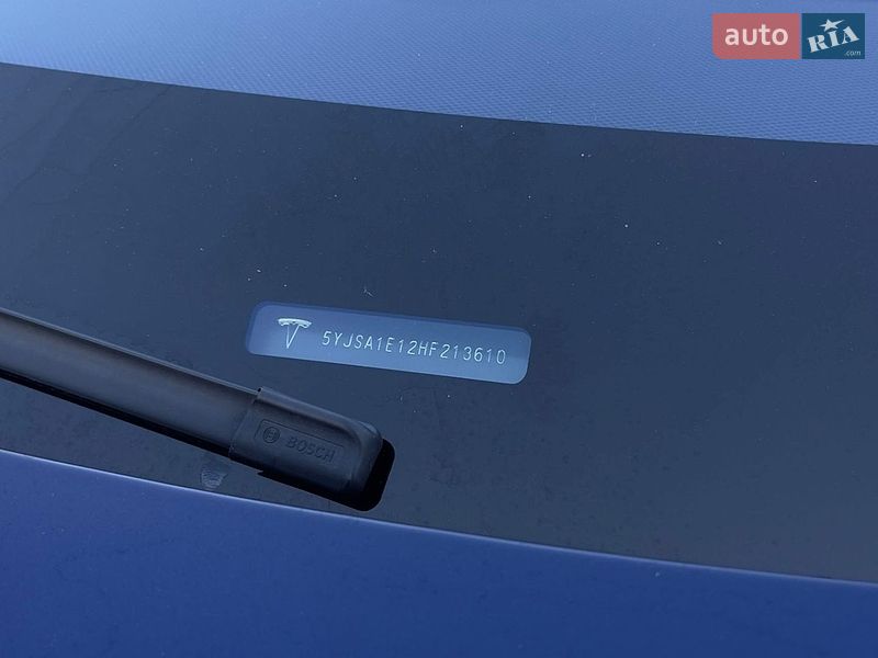 Лифтбек Tesla Model S 2017 в Львове