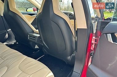 Ліфтбек Tesla Model S 2014 в Волочиську
