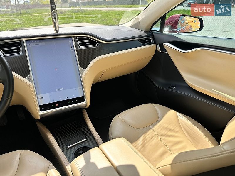 Ліфтбек Tesla Model S 2014 в Волочиську
