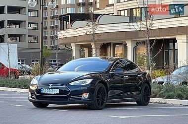 Лифтбек Tesla Model S 2013 в Киеве