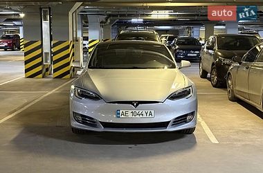 Лифтбек Tesla Model S 2018 в Днепре
