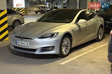 Лифтбек Tesla Model S 2018 в Днепре