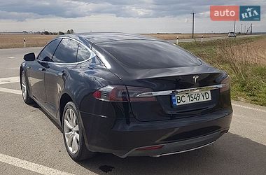 Ліфтбек Tesla Model S 2015 в Городку