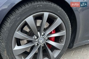 Лифтбек Tesla Model S 2017 в Луцке