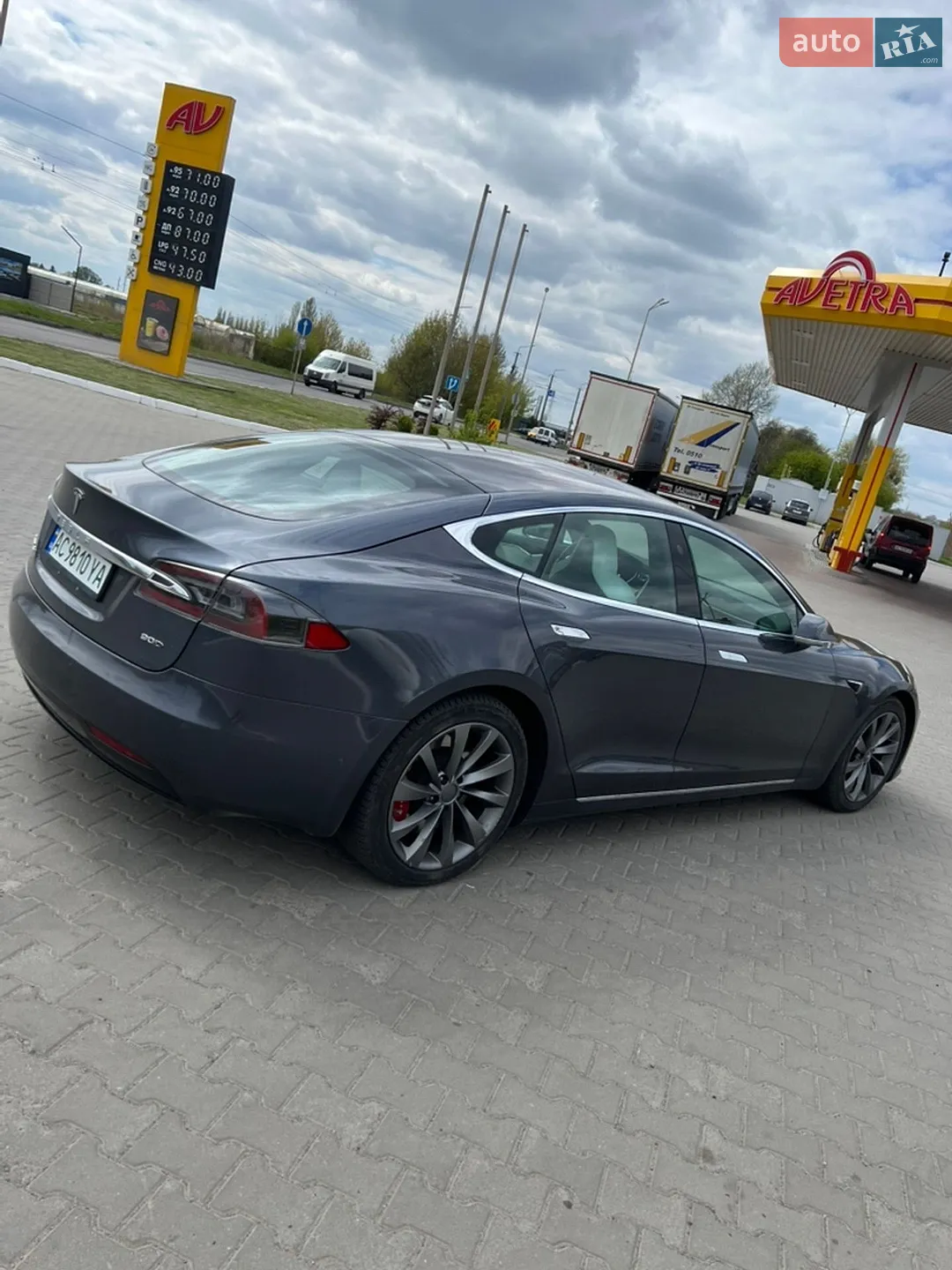 2017 Tesla Model S - мініатюра 8