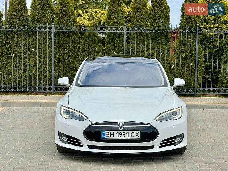 Лифтбек Tesla Model S 2014 в Одессе