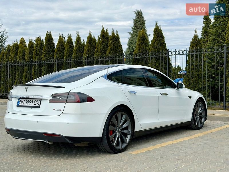 Лифтбек Tesla Model S 2014 в Одессе