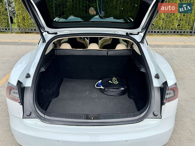Лифтбек Tesla Model S 2014 в Одессе