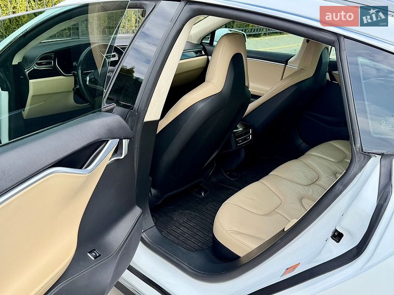 Лифтбек Tesla Model S 2014 в Одессе