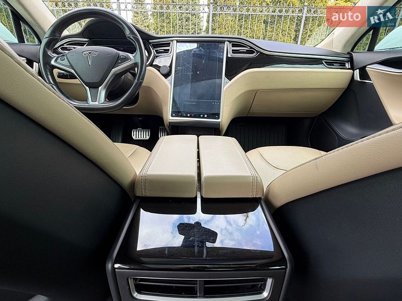 Лифтбек Tesla Model S 2014 в Одессе