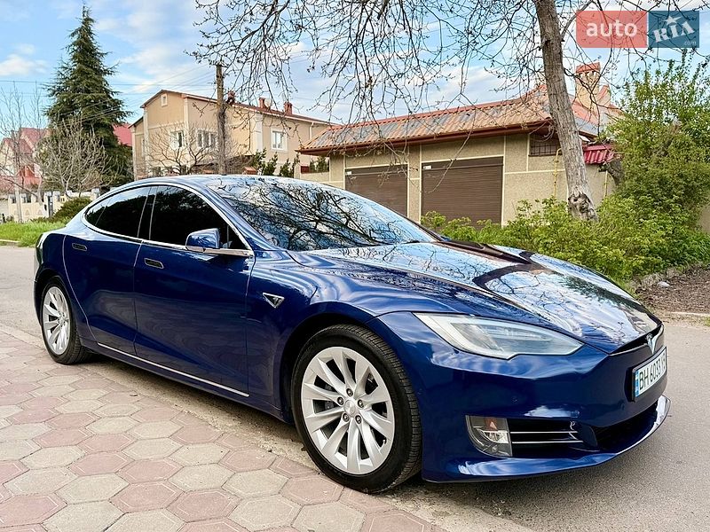 Лифтбек Tesla Model S 2016 в Одессе
