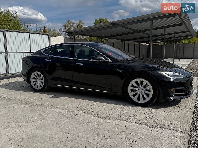 Лифтбек Tesla Model S 2016 в Каменском