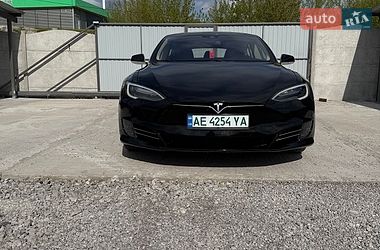 Лифтбек Tesla Model S 2016 в Каменском