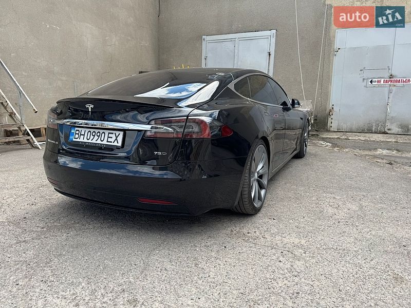 Лифтбек Tesla Model S 2017 в Одессе