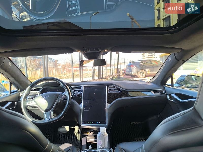 Ліфтбек Tesla Model S 2016 в Одесі