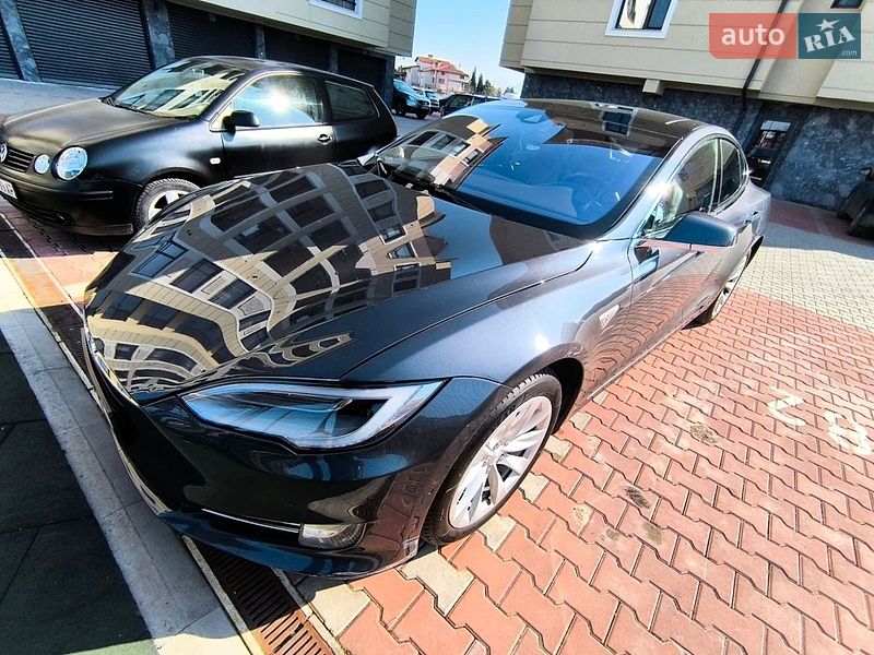 Ліфтбек Tesla Model S 2016 в Одесі