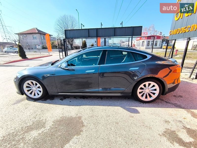 Ліфтбек Tesla Model S 2016 в Одесі