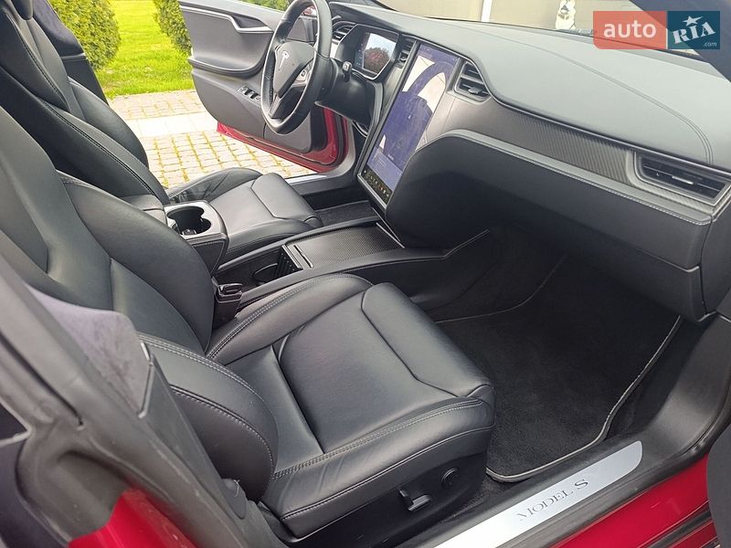 Лифтбек Tesla Model S 2019 в Житомире