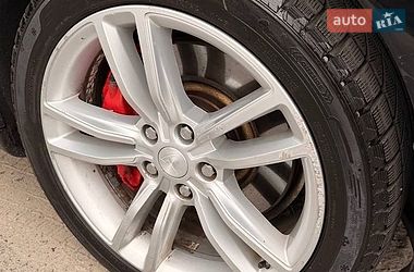Лифтбек Tesla Model S 2015 в Киеве