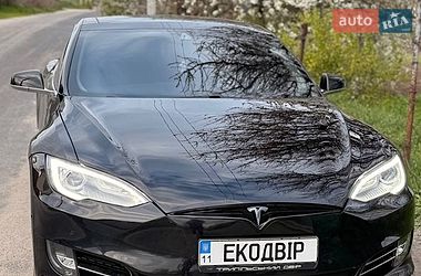 Лифтбек Tesla Model S 2015 в Киеве