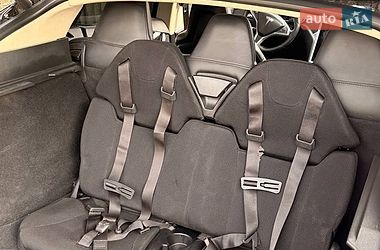 Лифтбек Tesla Model S 2015 в Киеве