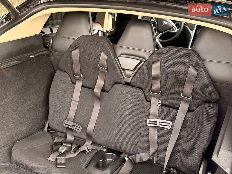 Лифтбек Tesla Model S 2015 в Киеве