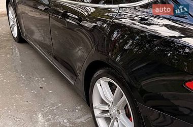 Лифтбек Tesla Model S 2015 в Киеве